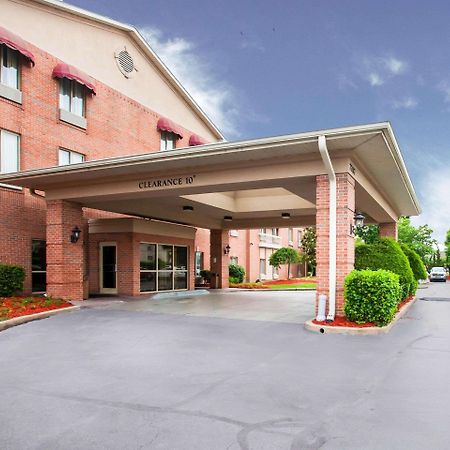 Quality Inn & Suites Germantown North Екстериор снимка