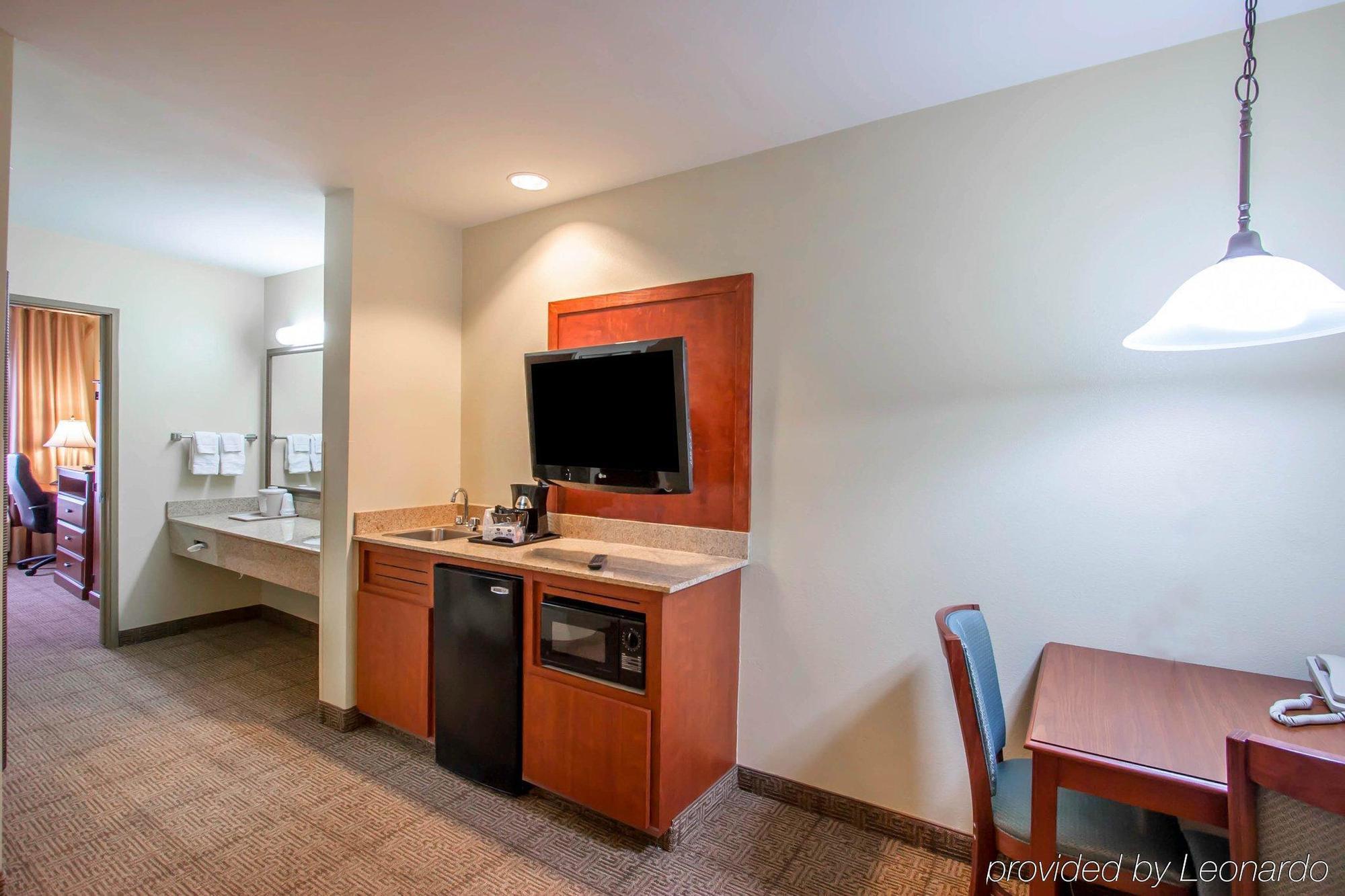 Quality Inn & Suites Germantown North Екстериор снимка